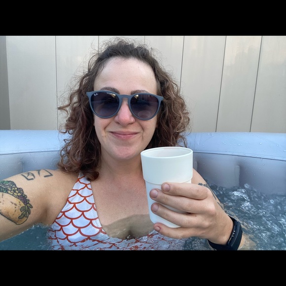 Meet your Posher, Julie - Picture 2 of 3